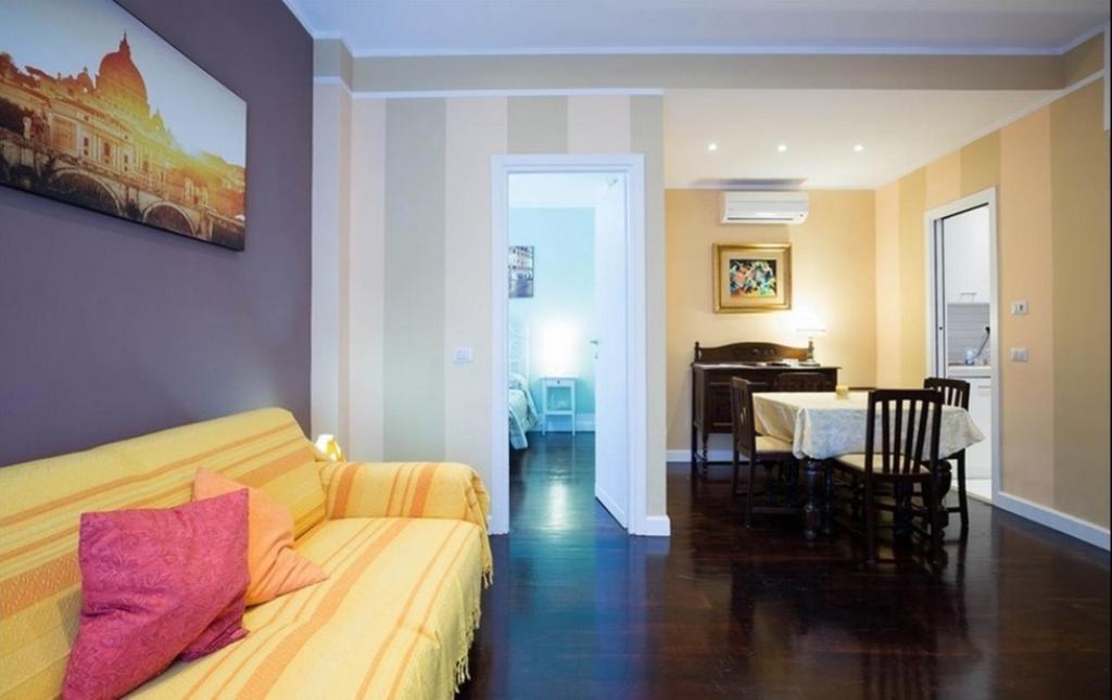 Longhi Holidays House ローマ 部屋 写真
